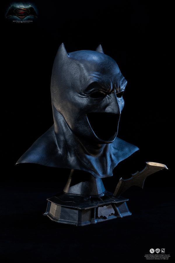 Batman v Superman: Dawn of Justice Batman Cowl Replica Exclusive Edition