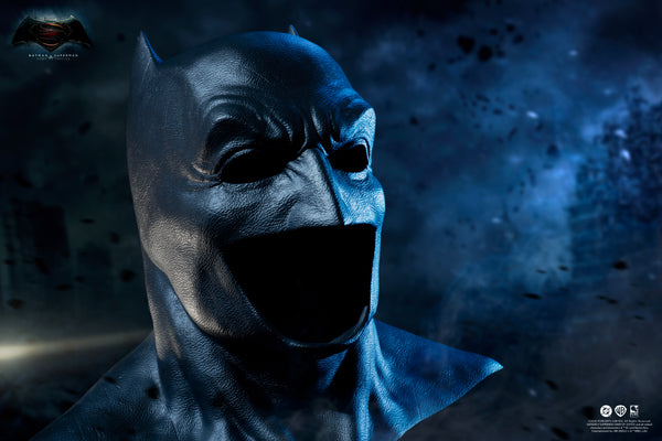 Batman v Superman: Dawn of Justice Batman Cowl Replica Exclusive Edition