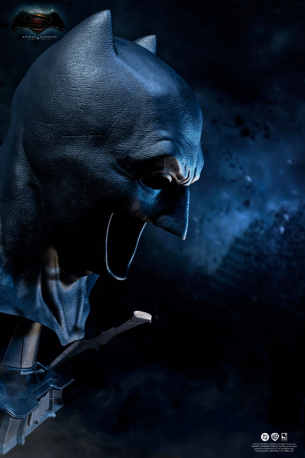 Batman v Superman: Dawn of Justice Batman Cowl Replica Exclusive Edition