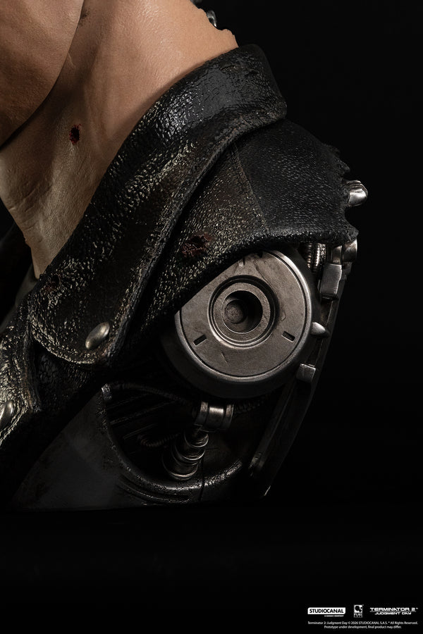 Terminator 2 T-800 Model 101 Battle Damaged Art Mask Exclusive Edition