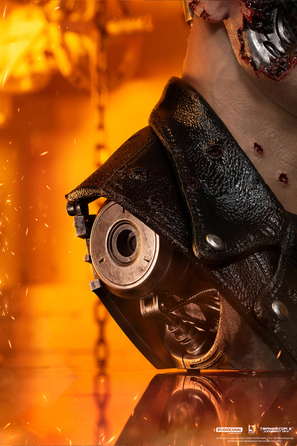 Terminator 2 T-800 Model 101 Battle Damaged Art Mask Exclusive Edition